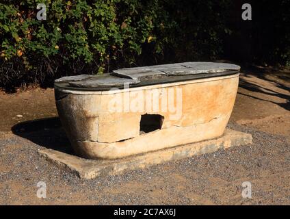 Merida, Badajoz, Extremadura, Spanien. Marmorbadewanne im ersten Jahrhundert v. Chr. römischen Ruinen. UNESCO-Weltkulturerbe. Stockfoto