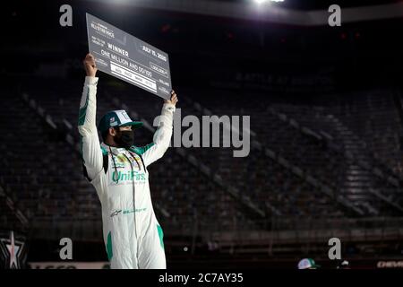 Bristol, Tennessee, USA. Juli 2020. Chase Elliott (9) gewinnt das NASCAR All-Star Race auf dem Bristol Motor Speedway in Bristol, Tennessee. Kredit: Stephen A. Arce/ASP/ZUMA Wire/Alamy Live Nachrichten Stockfoto