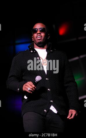 Sean Combs aka P. Diddy bei der 2008 Power 106 Cali Christmas im Gibson Amphitheatre in Los Angeles. Kredit: Jared Milgrim/Der Fotoreporter Stockfoto