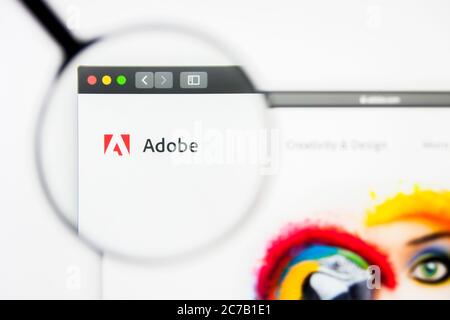 Los Angeles, Kalifornien, USA - 8. April 2019: Illustrative Editorial der Homepage von Adobe Systems. Adobe Systems-Logo auf dem Bildschirm sichtbar. Stockfoto