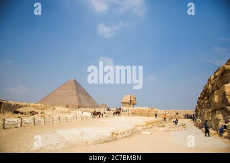 Panoramablick auf die Pyramiden von Gizeh und die Sphinx, Ägypten Stockfoto