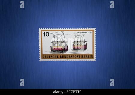 Briefmarke aus der BRD Berlin. Gedruckt am 03.05.1971. Tram(1892 Stockfoto