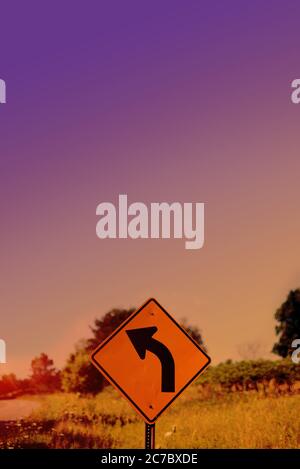 Vertikale Aufnahme eines Blinds mit verschwommenem Hintergrund Stockfoto