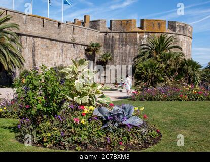 St. Malo, Frankreich - 14. September 2018: Die stadtmauer von St. Malo in der Bretagne, Frankreich Stockfoto