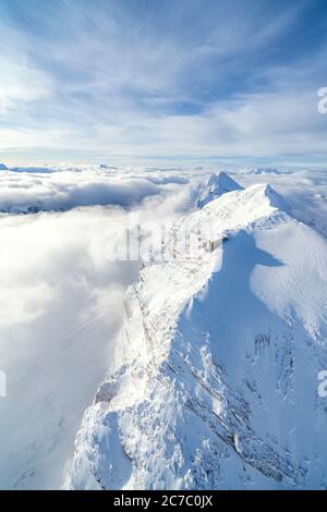 Freccia nel Cielo Seilbahn auf der schneebedeckten Tofane Gruppe, Dolomiten, Provinz Belluno, Venetien, Italien Stockfoto