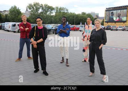 Albrecht Schuch, Burhan Qurbani, Welket Bungue, Annabelle Mandeng und Jella Haase bei der Premiere des Kinofilms 'Berlin Alexanderplatz' im Autokino B Stockfoto