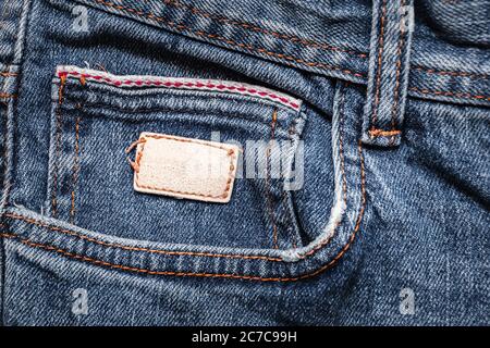 Nahaufnahme der blauen Jeanentasche Stockfoto