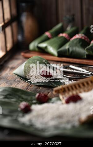 Roter Jujube und klejeöse Reisknödel Stockfoto