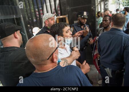 NY, NY 15. Juli 2020, Blue Lives Matter kollidierte mit Polizei, BLM und Bauarbeitern. Kredit: Kevin RC Wilson Stockfoto