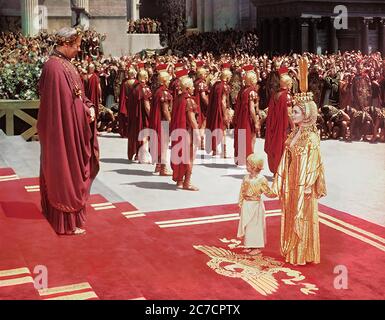 Elizabeth Taylor Rex Harrison und Loris Loddi im Film Cleopatra von 1963 - Promotional Movie Picture Stockfoto