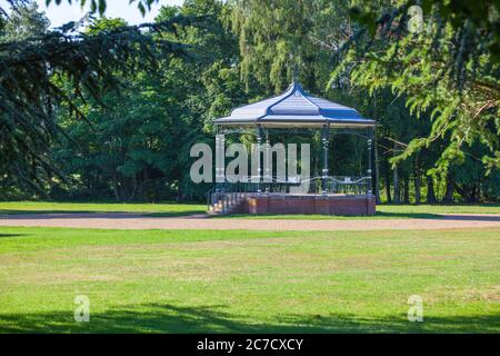 Bandstand, Boultham Park, Amphitheater, Auditorium, Akustik, umfangreiche Restaurierung, neues Dach, Grade2, Gartengavebos. Stockfoto