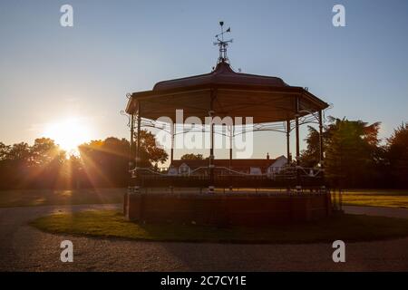 Bandstand, Boultham Park, Amphitheater, Auditorium, akustisch, Umfangreiche Restaurierung, neues Dach, Grade2, Gartengavebos, öffentliche Musik, Erbe, reich verziert. Stockfoto