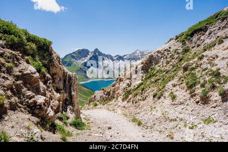 Foto während der Wanderung bis oberhalb des Brandnertals im österreichischen Bundesland Vorarlberg. Ein herrlicher Blick auf die Natur der Alpen Stockfoto