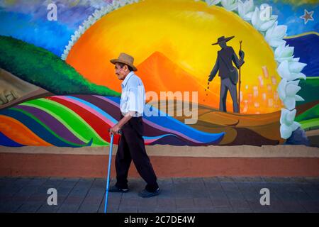 Wall Street Art Graffiti in Nahuizalco Sonsonate El Salvador Mittelamerika. Ruta De Las Flores, Abteilung Sonsonate. Stockfoto