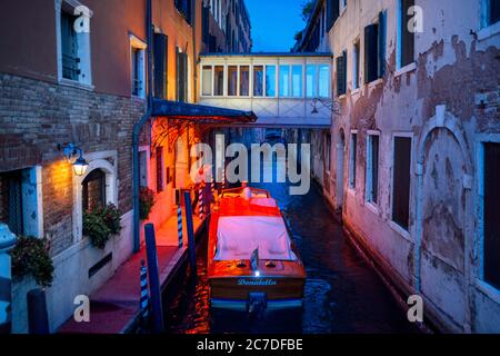 Seufzerbrücke Ponte dei Sospiri über den Rio di Palazzo della Paglia, Venedig, Italien. Ponte della Paglia, historische Brücke Stockfoto