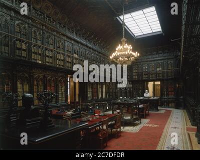 SALA DE LECTURA DE LA BIBLIOTECA DEL SENADO CONSTRUIDA EN 1882 EN HIERRO FORJADO EN ESTILO NEOGOTICO INGLES. AUTOR: RODRIGUEZ AYUSO EMILIO. ORT: SENADO-BIBLIOTECA-EDIFICIO. MADRID. SPANIEN. Stockfoto