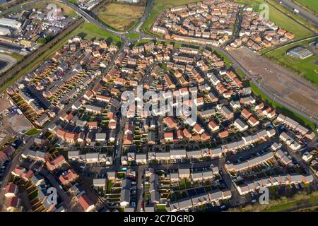 Luftaufnahme von neuen Häusern, die von Taylet Wimpy in Bridgwater, Somerset UK gebaut werden. Stockfoto
