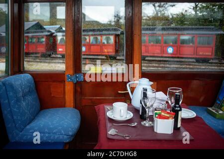 Ende der Welt Dampfzug FCAF Ferrocarril Austral Fueguino im Nationalpark Tierra del Fuego, Ushuaia, Argentinien. Dies ist die südlichste Eisenbahn in der Stockfoto