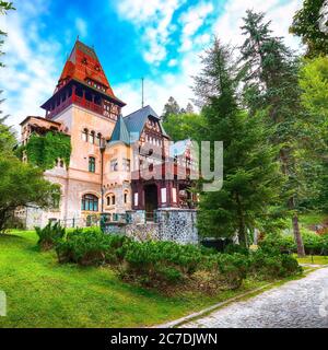 Schloss Pelisor Sommerresidenz in Sinaia, Teil des Komplexes als Schloss Peles. Sinaia, Kreis Prahova, Rumänien Stockfoto