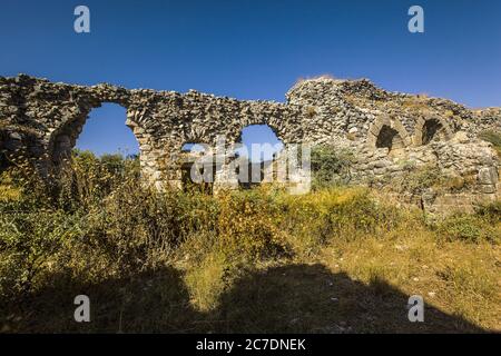 Breite Aufnahme von alten Steinstrukturen in der antiken Stadt Von Milet in der Türkei Stockfoto