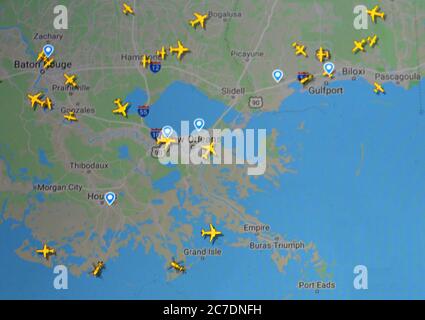 Flugverkehr über Baton Rouge und New Orleans (16. juli 2020, UTC 16.36) im Internet mit Flightradar 24-Website, während der Coronavirus-Pandemie-Periode Stockfoto