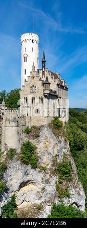 Lichtenstein, BW / Deutschland - 13. Juli 2020: Blick auf das Schloss Lichtenstein in Süddeutschland Stockfoto