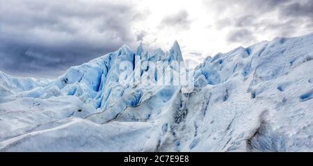 Dramatische Aufnahme des Perito Moreno Gletschers in Patagonien, Argentinien Stockfoto