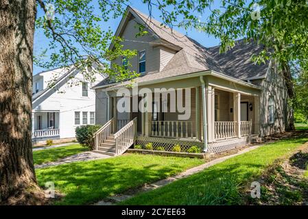 Bescheidenes Mittelklasse-Haus im Mittleren Westen Amerikas Stockfoto