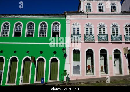 Salvador Bahia Brasilien - farbenfrohe Fassaden von alten Stadt Kolonialbauten Stockfoto