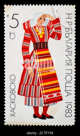 BULGARIEN - UM 1983: Eine Briefmarke aus Bulgarien mit bulgarischer Stotinka von Haskovsko Stockfoto