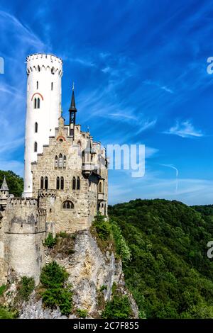 Lichtenstein, BW / Deutschland - 13. Juli 2020: Blick auf das Schloss Lichtenstein in Süddeutschland Stockfoto