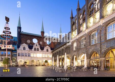 Historisches Rathaus, Renaissance-Giebel, langes Haus, Neue Kammer, Markt, Lübeck, Schleswig-Holstein, Deutschland Stockfoto