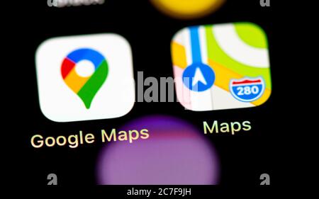 Google Maps und Apple Maps Symbol, App-Symbole auf dem Handy-Display, iPhone, Smartphone, Nahaufnahme Stockfoto