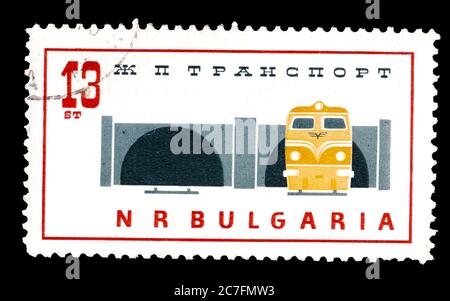 Bulgarien - UM 1964: Briefmarken in Bulgarien gewidmet Eisenbahnverkehr ausgestellt zeigt Dampf und elektrische Lokomotiven von alt bis modern, cir Stockfoto