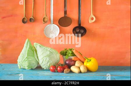 Schatz Kohl mit Küchenutensilien, Herbst Kochen, gute Kopierer Platz Stockfoto
