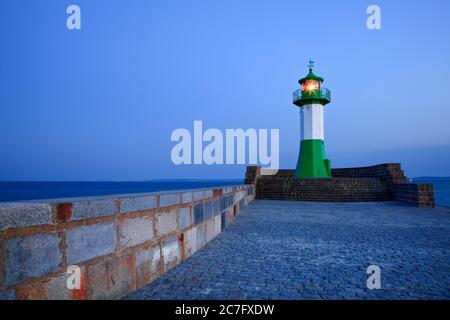 Deutschland, Mecklenburg-Vorpommern, Ostsee, Rügeninsel, Sassnitz, Leuchtturm. Stockfoto