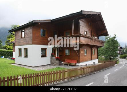 Straße in Mayrhofen. Zillertal. Tirol. Österreich Stockfoto