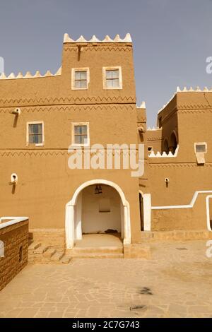 Al Subaie historischer Palast in Shaqra, Saudi Arabien. Dieses Haus ist traditionell mit Ziegelsteinen restauriert Stockfoto