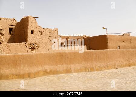 Ushaiger, Ar Riad in Saudi-Arabien. Ein traditionelles restauriertes Dorf aus Ziegelsteinen. Ushaiger ist eines der Heritage Dörfer im Königreich Sa Stockfoto