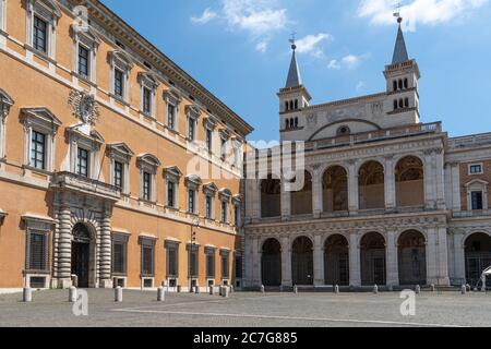 Piazza Giovanni Paolo II, Palazzo Lateranense. Platz Johannes Paul II., Lateranpalast. Rom, Latium Region, Italien, Europa Stockfoto