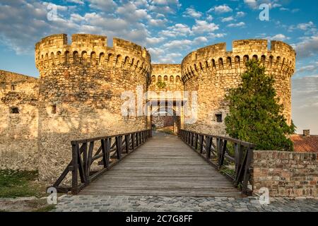 Zindan Tor der historischen Festung Belgrad im Kalemegdan Park in Belgrad, Hauptstadt von Serbien Stockfoto