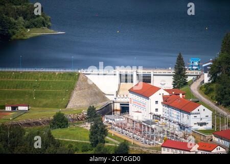 Der Lipno Stausee - Staudamm und Wasserkraftwerk entlang der Moldau in der Tschechischen Republik Stockfoto