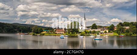 Frymburk, Tschechische republik - Stadt in der auf einer Halbinsel auf dem linken Ufer des Lipno-Stausees Stockfoto