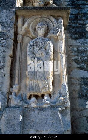 Abbaye De Montmajour Provence Frankreich Steinschnitzerei Des Heiligen Im Benediktinerkloster Stockfoto