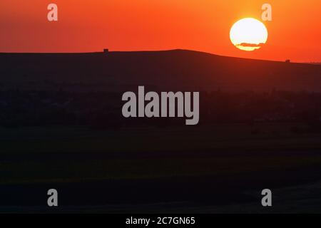 Sonnenuntergang Licht über der Landschaft im Sommer Stockfoto