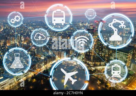 Wireless-Technologie, Chemie, Industrie, Transport Abstract der Smart City auf Tokyo City Hintergrund Stockfoto