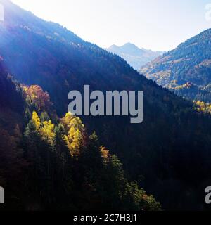 Val Tartano - Valtellina (IT) - Herbstpanoramik aus der Luft Stockfoto