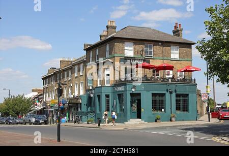 Chandos, ein kürzlich renoviertes Pub in Honor Oak, South London, Großbritannien. Ecke Stondon Park und Brockley Rise. Stockfoto