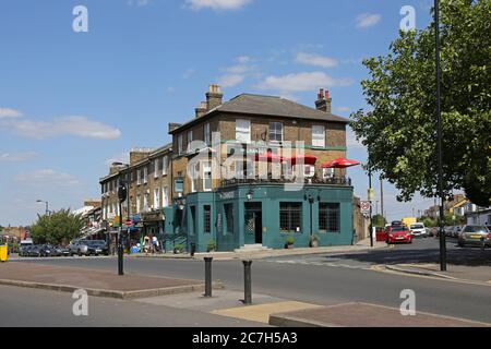 Chandos, ein kürzlich renoviertes Pub in Honor Oak, South London, Großbritannien. Ecke Stondon Park und Brockley Rise. Stockfoto