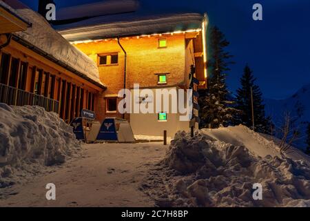 Europa, Österreich, Vorarlberg, Montafon, Rätikon, Gauertal, Lindauer Hütte bei Nacht Stockfoto